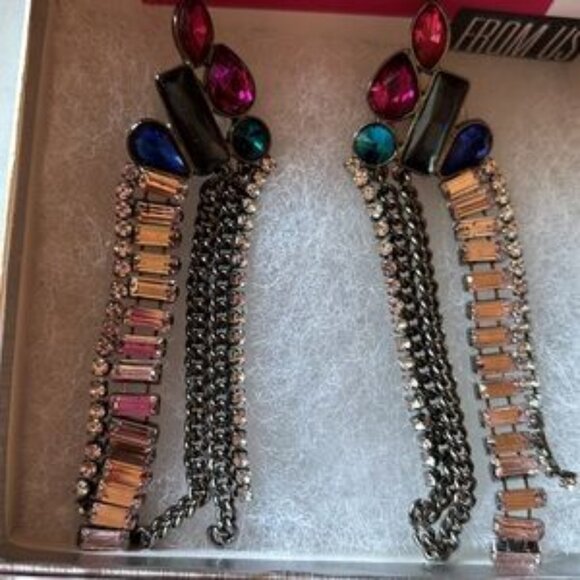 BCBG hanging EArrings - Picture 1 of 2